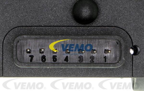 Vemo V15-80-3231 - Перемикач управління, сист. регулювання швидкості autocars.com.ua