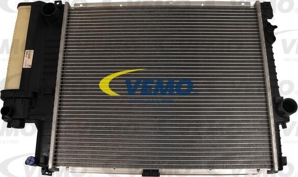 Vemo V20-60-1511 - Радіатор, охолодження двигуна autocars.com.ua
