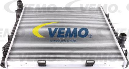 Vemo V20-60-1519 - Радіатор, охолодження двигуна autocars.com.ua