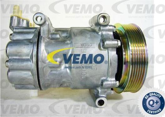 Vemo V22-15-0010 - Компресор, кондиціонер autocars.com.ua