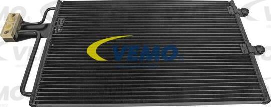 Vemo V22-62-0004 - Конденсатор, кондиціонер autocars.com.ua