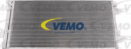 Vemo V22-62-0012 - Конденсатор, кондиціонер autocars.com.ua