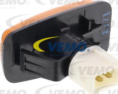 Vemo V22-84-0008 - Бічний ліхтар, покажчик повороту autocars.com.ua