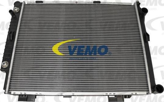 Vemo V30-60-1233 - Радіатор, охолодження двигуна autocars.com.ua