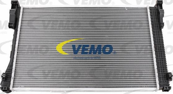 Vemo V30-60-1270 - Радіатор, охолодження двигуна autocars.com.ua