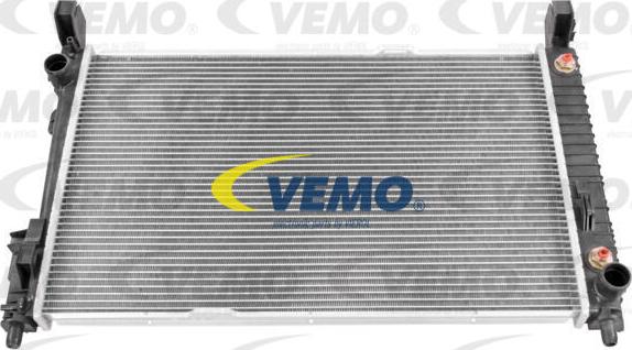 Vemo V30-60-1318 - Радіатор, охолодження двигуна autocars.com.ua