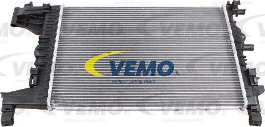 Vemo V40-60-2095 - Радіатор, охолодження двигуна autocars.com.ua