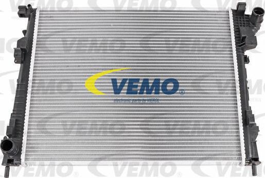 Vemo V46-60-0024 - Радіатор, охолодження двигуна autocars.com.ua