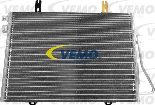 Vemo V46-62-0007 - Конденсатор, кондиціонер autocars.com.ua